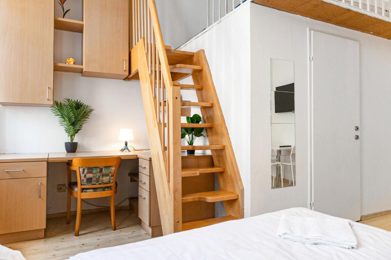 Attractive Apartment Near Wiener Stadthalle Viena Exterior foto